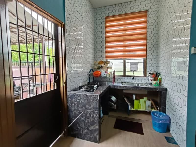 1-storey Terraced House for Sale in Klebang (Melaka) - Azrul Othman - Kitchen - PropertyGuru.com.my