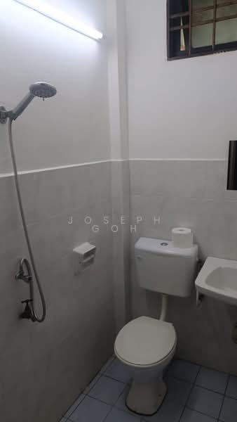 Rumah Flat untuk Dijual di Taman Daya - Jalan Nibong 14 - Joseph Goh - Bathroom - PropertyGuru.com.my