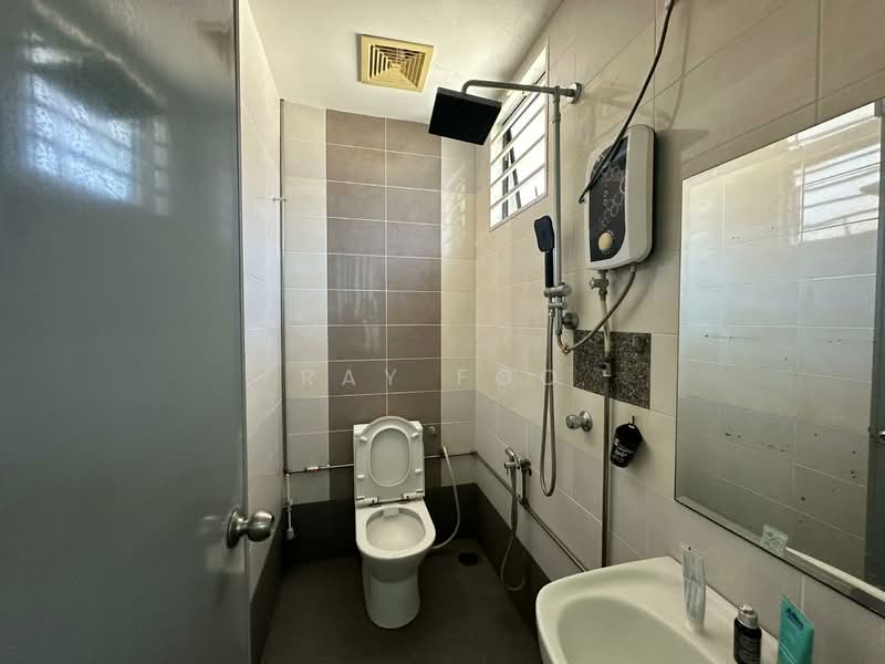 Semi-Detached House for Sale in Mahkota Cheras (Cheras) - Ray Foo - Bathroom - PropertyGuru.com.my
