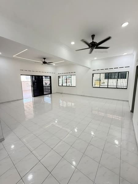 1-storey Terraced House for Sale in Taman Skudai Baru (Skudai) - Alex Ng - Living Room - PropertyGuru.com.my