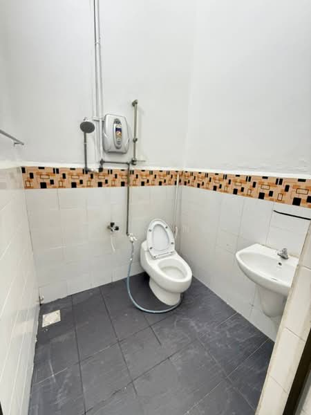 1-storey Terraced House for Sale in Taman Skudai Baru (Skudai) - Alex Ng - Bathroom - PropertyGuru.com.my