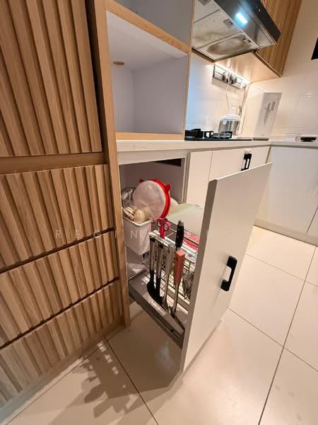 Service Residence for Rent at D'Summit Residences - Regina Khor - Kitchen - PropertyGuru.com.my