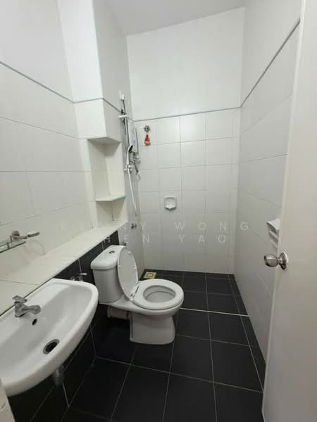 Rumah Teres 2 Tingkat untuk Disewa di Setia Eco Gardens (Gelang Patah) - Kenny Wong Chen Yao - Bathroom - PropertyGuru.com.my