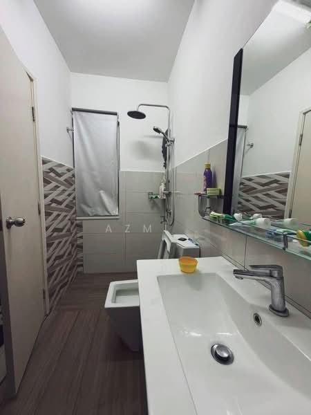 Cluster House for Sale in Sunway Alam Suria (Shah Alam) - Azmi . - Bathroom - PropertyGuru.com.my