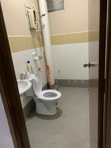 Apartment for Sale at Kipark Apartment - Ai Nee Tan - Bathroom - PropertyGuru.com.my