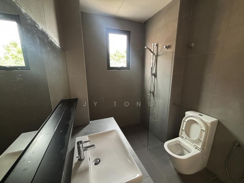 4-storey Terraced House for Sale in Bandar Country Homes (Rawang) - JY Tong - Bathroom - PropertyGuru.com.my