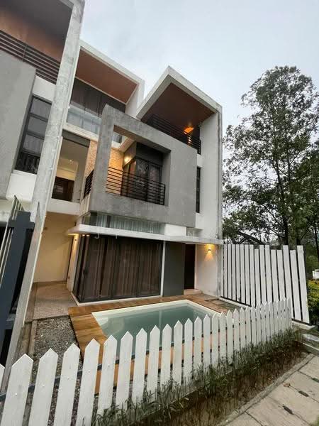 4-storey Terraced House for Sale in Bandar Country Homes (Rawang) - JY Tong - Pool yard - PropertyGuru.com.my
