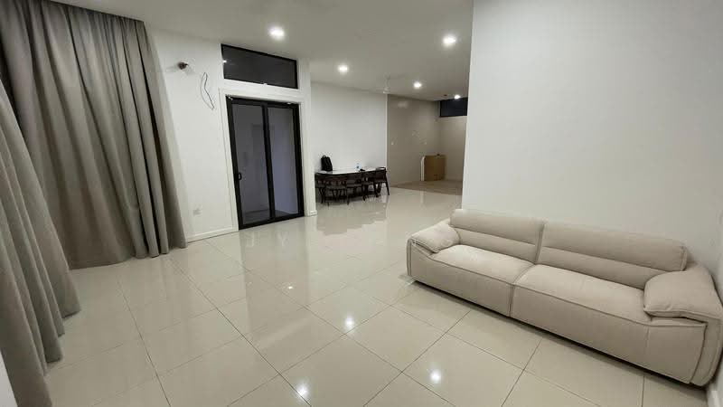 4-storey Terraced House for Sale in Bandar Country Homes (Rawang) - JY Tong - Living Room - PropertyGuru.com.my