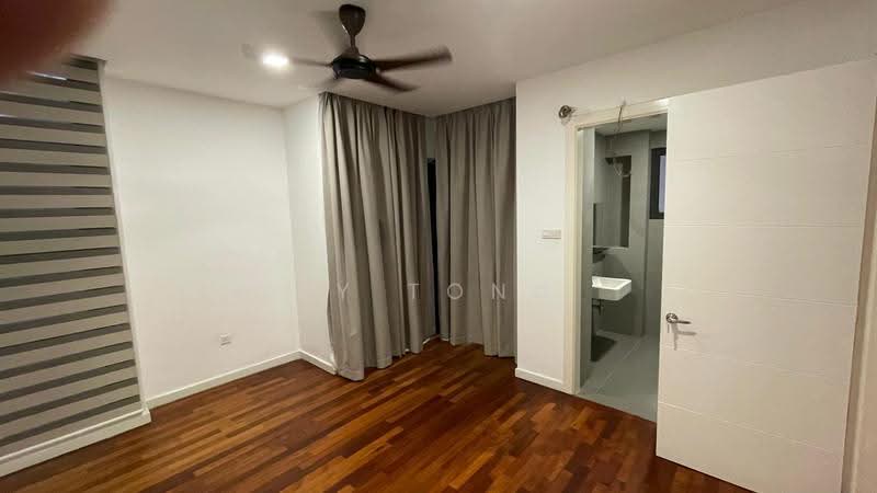 4-storey Terraced House for Sale in Bandar Country Homes (Rawang) - JY Tong - Bathroom - PropertyGuru.com.my