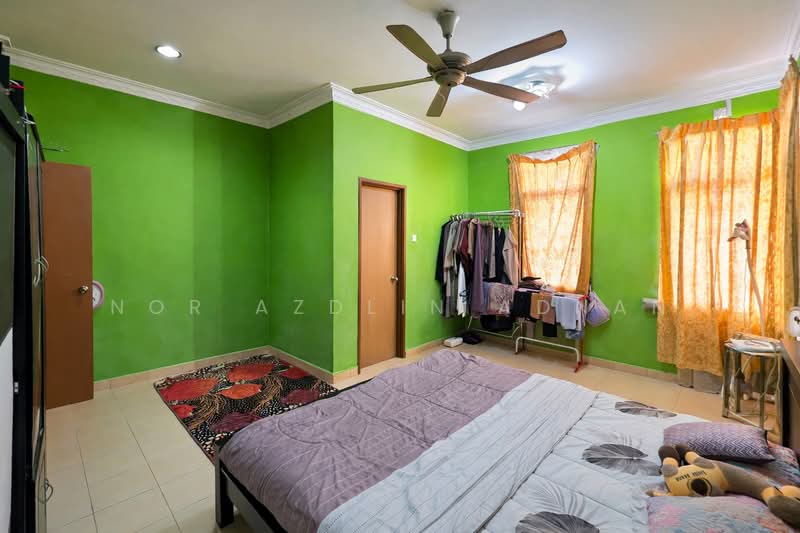 Semi-Detached House for Sale in Taman Kajang Impian (Kajang) - Nor Azdlin Adnan - Bedroom - PropertyGuru.com.my