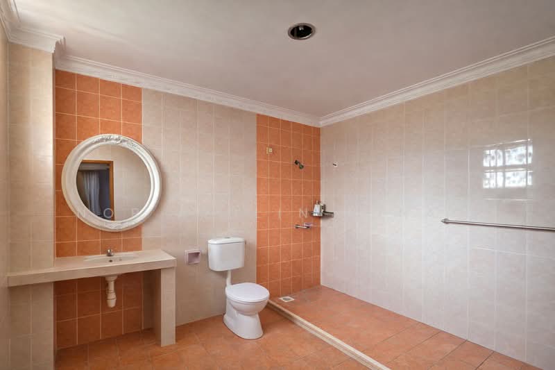 Semi-Detached House for Sale in Taman Kajang Impian (Kajang) - Nor Azdlin Adnan - Bathroom - PropertyGuru.com.my