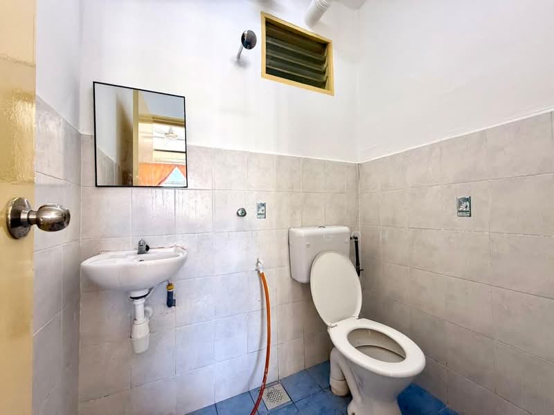 Apartment for Sale at Villa Krystal @ Bandar Selesa Jaya - Joseph Goh - Bathroom - PropertyGuru.com.my
