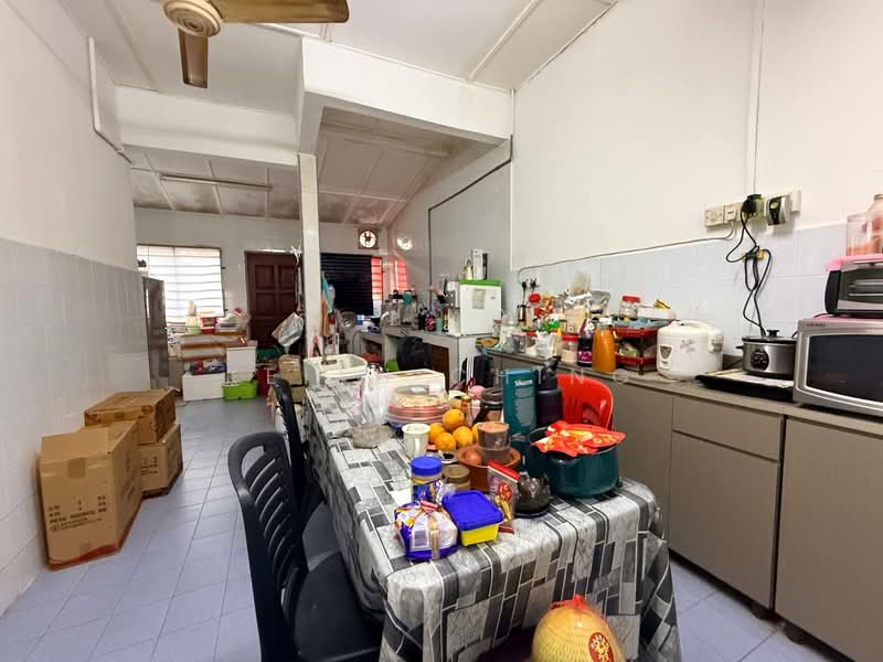 1-storey Terraced House for Sale in Taman Puteri Wangsa (Ulu Tiram) - Keith Ching - Kitchen - PropertyGuru.com.my