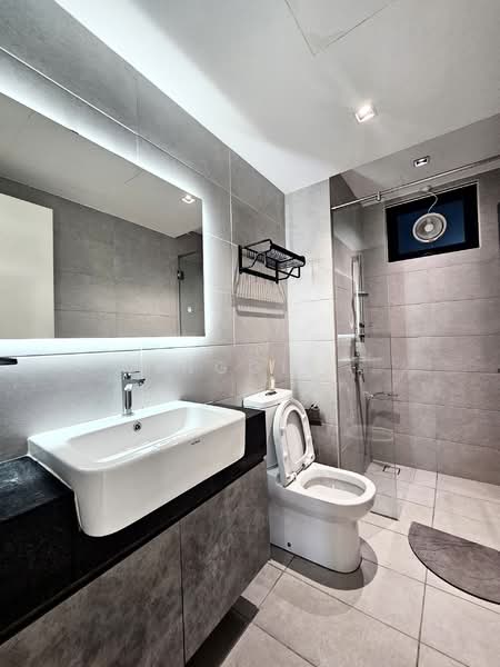 Kondominium untuk Dijual di Waterside Residence - Minggie . - Bathroom - PropertyGuru.com.my