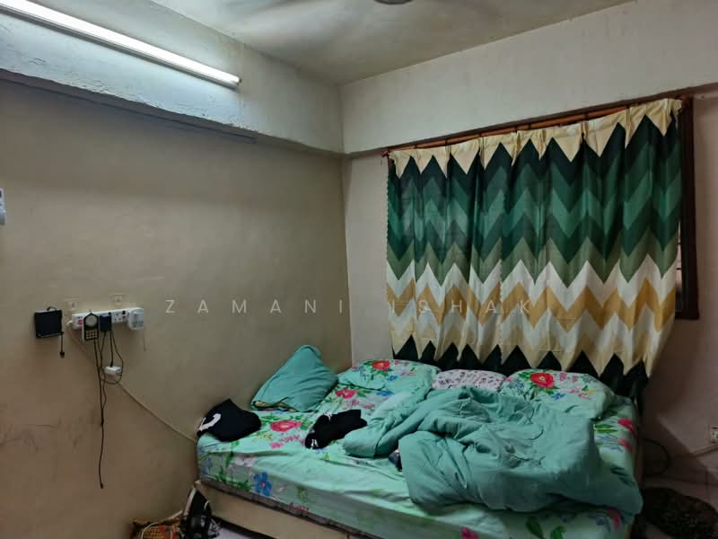 Rumah Flat untuk Dijual di Mutiara Fadason - Zamani Ishak - Bedroom - PropertyGuru.com.my
