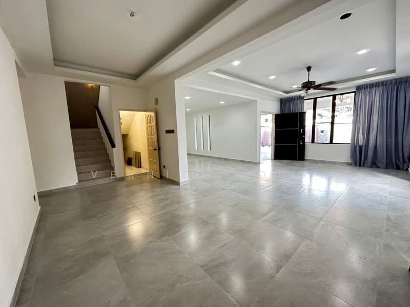 Rumah Berkembar untuk Dijual di Taman Molek (Johor Bahru) - Vernice Wong - Living Room - PropertyGuru.com.my