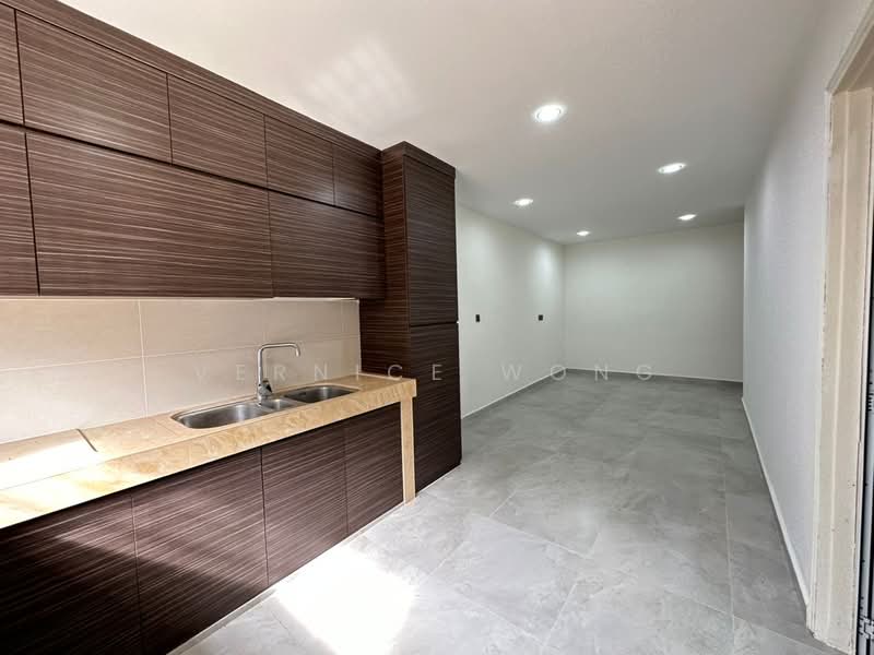 Rumah Berkembar untuk Dijual di Taman Molek (Johor Bahru) - Vernice Wong - Kitchen - PropertyGuru.com.my