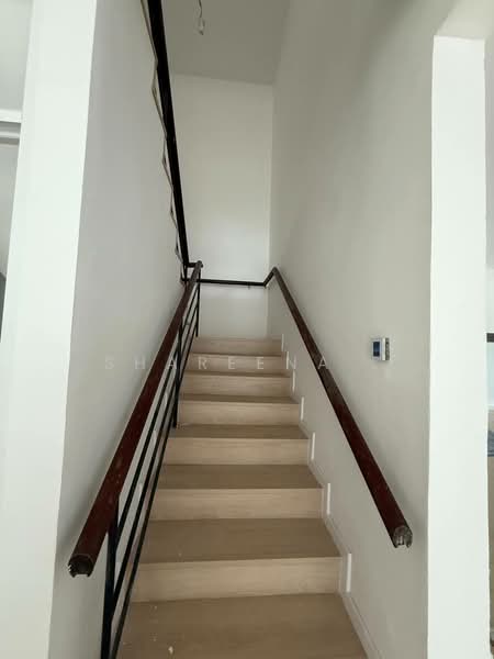 For Sale - End Lot Double Storey Semi-D at Taman Melawati KL