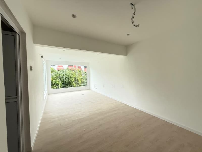 For Sale - End Lot Double Storey Semi-D at Taman Melawati KL