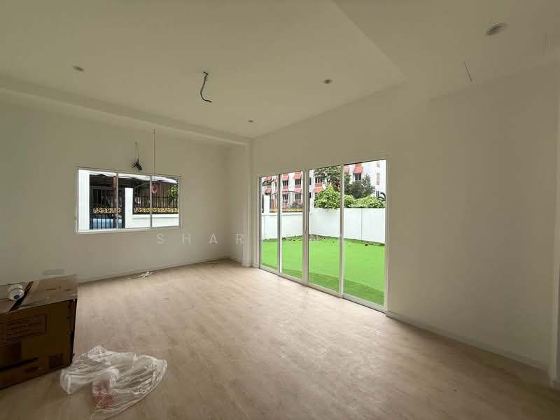 For Sale - End Lot Double Storey Semi-D at Taman Melawati KL