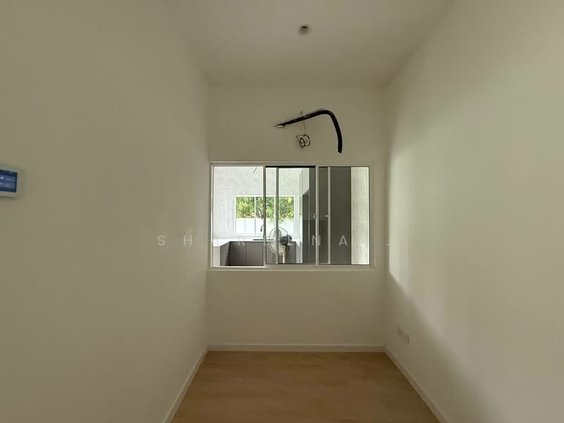 For Sale - End Lot Double Storey Semi-D at Taman Melawati KL