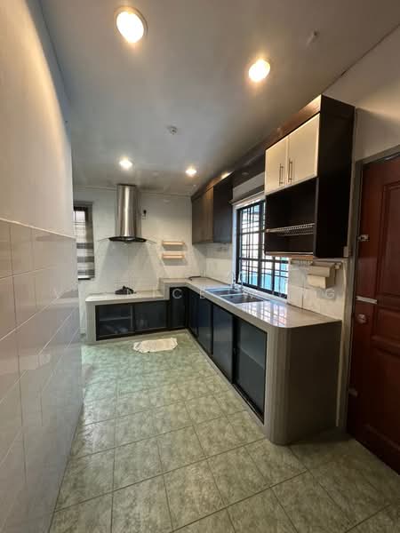 1.5-storey Terraced House for Sale in Taman Pelangi Indah (Ulu Tiram) - Vernice Wong - Kitchen - PropertyGuru.com.my