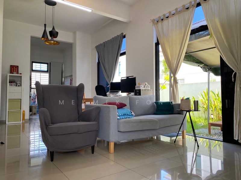 2-storey Terraced House for Sale in Johor Bahru (Johor) - MekMek Fong - Living Room - PropertyGuru.com.my