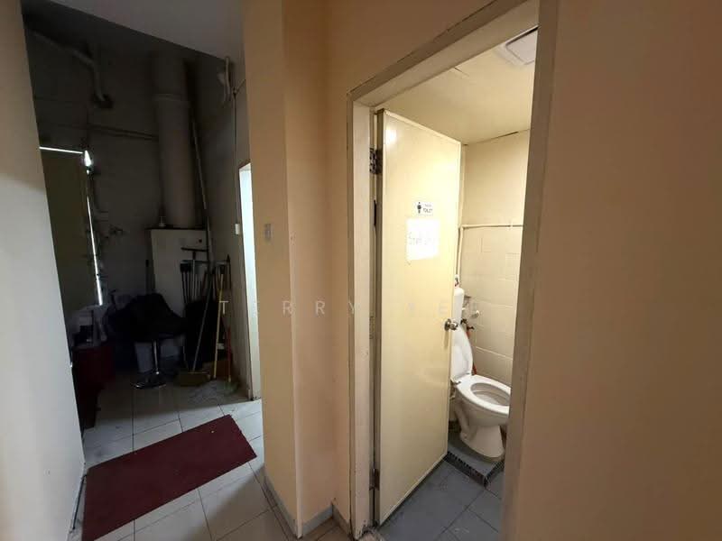 Kedai untuk Disewa di Cheras (Kuala Lumpur) - Terry Yee - Bathroom - PropertyGuru.com.my