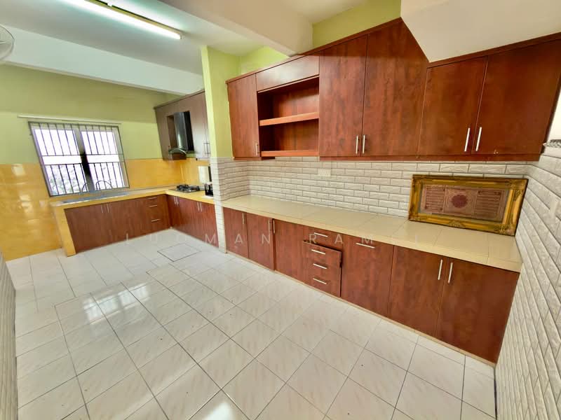 2-storey Terraced House for Sale in Bandar Mahkota Cheras (Cheras) - Luqman Ramli - Kitchen - PropertyGuru.com.my