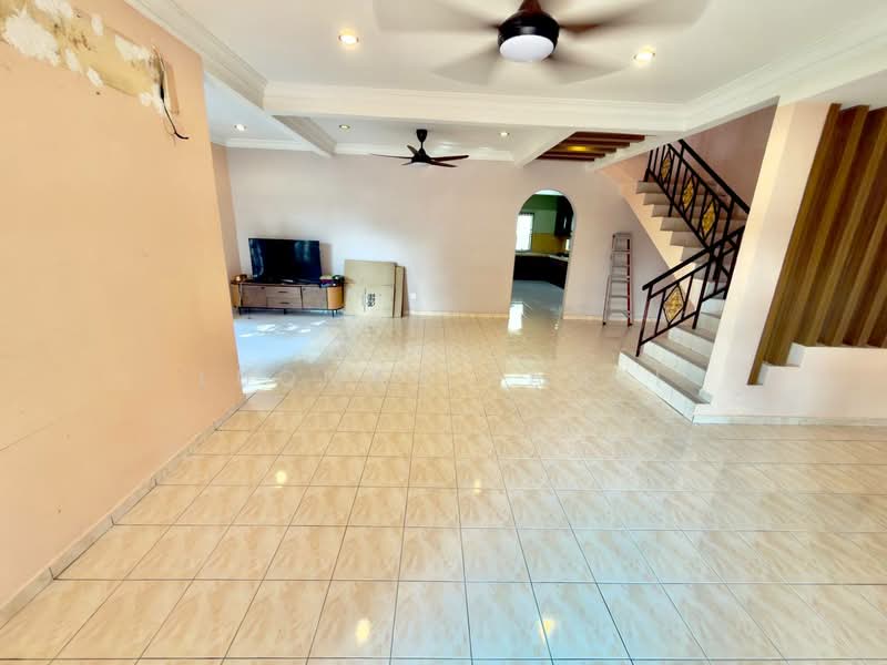 2-storey Terraced House for Sale in Bandar Mahkota Cheras (Cheras) - Luqman Ramli - Living Room - PropertyGuru.com.my