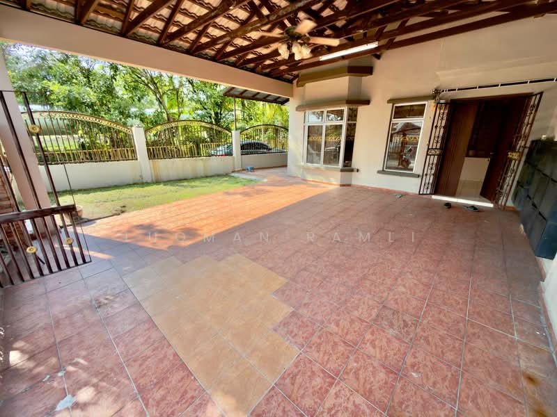 2-storey Terraced House for Sale in Bandar Mahkota Cheras (Cheras) - Luqman Ramli - Exterior - PropertyGuru.com.my