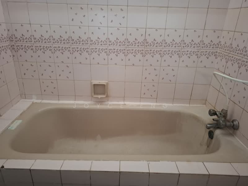 Kondominium untuk Dijual di Indera Putra Courts - Joyce Eng - Bathroom - PropertyGuru.com.my