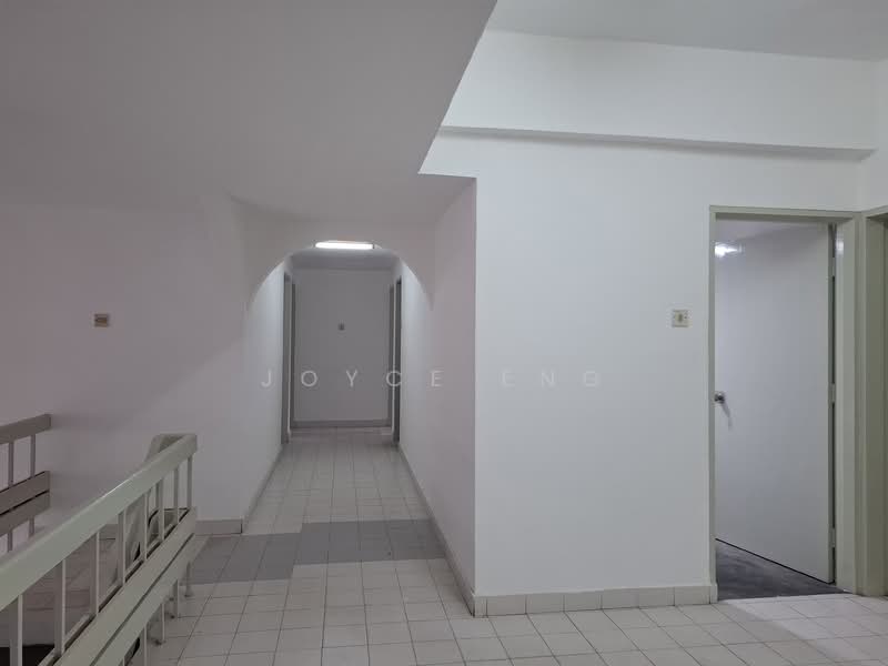 Kondominium untuk Dijual di Indera Putra Courts - Joyce Eng - Corridor - PropertyGuru.com.my