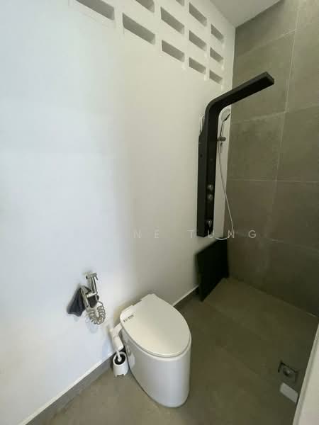 Rumah Teres 1.5 Tingkat untuk Dijual di Taman Free School (Jelutong) - Eugene Tung - Bathroom - PropertyGuru.com.my