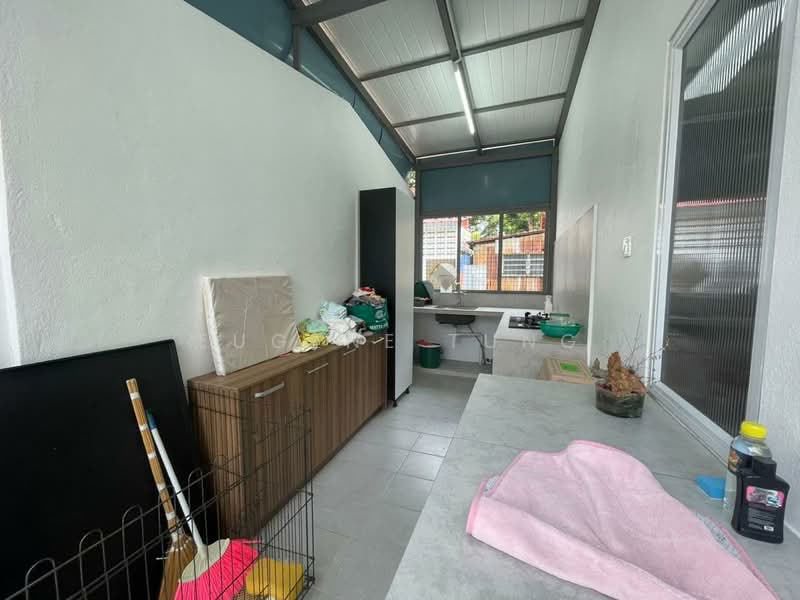 Rumah Teres 1.5 Tingkat untuk Dijual di Taman Free School (Jelutong) - Eugene Tung - Kitchen - PropertyGuru.com.my