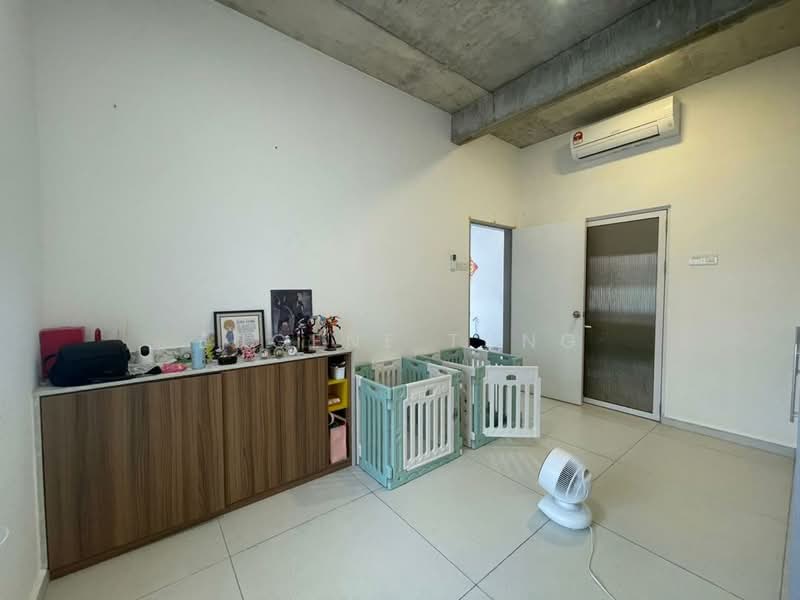 Rumah Teres 1.5 Tingkat untuk Dijual di Taman Free School (Jelutong) - Eugene Tung - Living Room - PropertyGuru.com.my