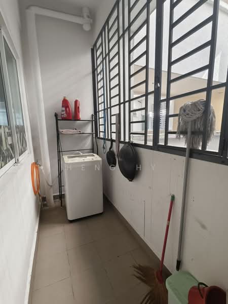 Pangsapuri untuk Disewa di Nusa Heights (Nusa Puncak) - Heng Hy - Balcony - PropertyGuru.com.my