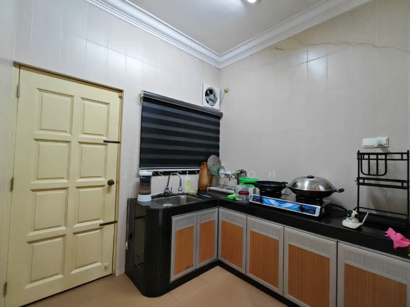 Rumah Teres 2 Tingkat untuk Disewa di Permas Jaya (Johor) - Jessy Koh - Kitchen - PropertyGuru.com.my