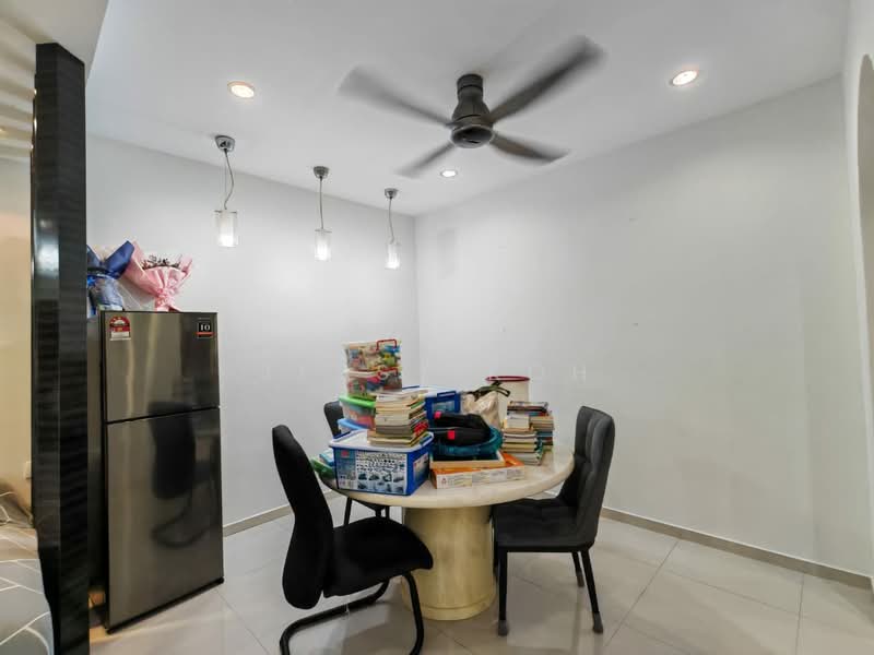 Rumah Teres 2 Tingkat untuk Disewa di Permas Jaya (Johor) - Jessy Koh - Dining Room - PropertyGuru.com.my