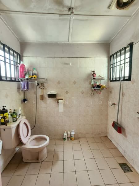 Rumah Teres 2 Tingkat untuk Dijual di Taman Putri Kulai (Kulai) - Ee Fong Toh - Bathroom - PropertyGuru.com.my