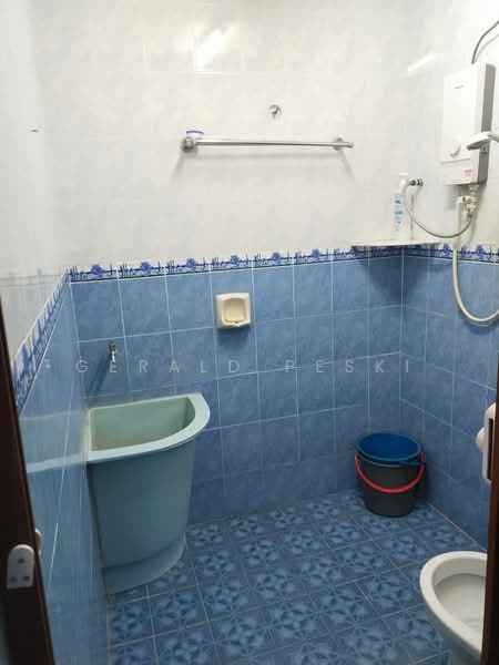 1-storey Terraced House for Sale in Taman Alma Jaya (Bukit Mertajam) - Gerald Peski - Bathroom - PropertyGuru.com.my