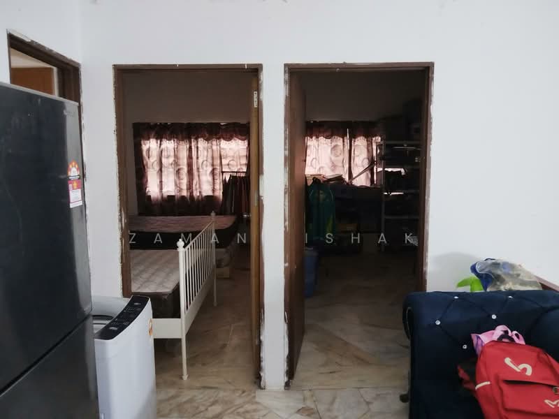 2-storey Terraced House for Sale in Taman Sentosa Perdana (Klang) - Zamani Ishak - Bedroom - PropertyGuru.com.my