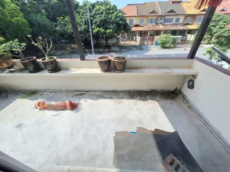 2-storey Terraced House for Sale in Kota Kemuning (Shah Alam) - Aqil Kamal - Balcony - PropertyGuru.com.my