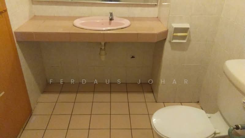 Condominium for Rent at Ridzuan Condominium - Ferdaus Johar - Bathroom - PropertyGuru.com.my