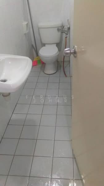 Condominium for Rent at Ridzuan Condominium - Ferdaus Johar - Bathroom - PropertyGuru.com.my