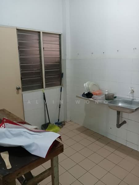 Rumah Flat untuk Disewa di Panorama Lapangan Perdana - Alvin Wong - Kitchen - PropertyGuru.com.my