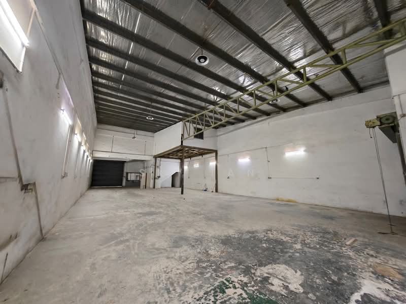 Factory for Rent in Taman Desa Cemerlang (Ulu Tiram) - Sky Tan - Interior - PropertyGuru.com.my