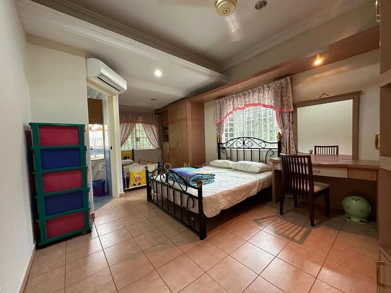 Semi-Detached House for Sale in Taman Pelangi (Johor Bahru) - Ee Fong Toh - Bedroom - PropertyGuru.com.my