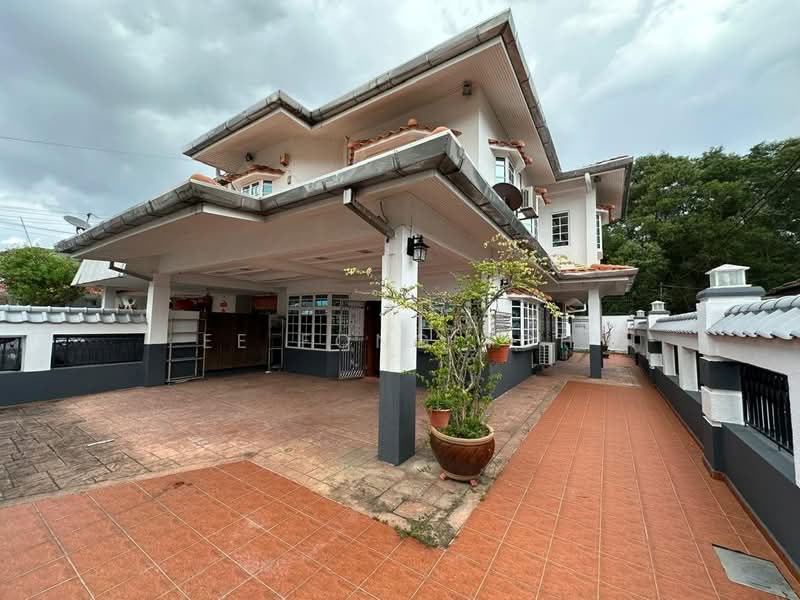 Semi-Detached House for Sale in Taman Pelangi (Johor Bahru) - Ee Fong Toh - Exterior - PropertyGuru.com.my