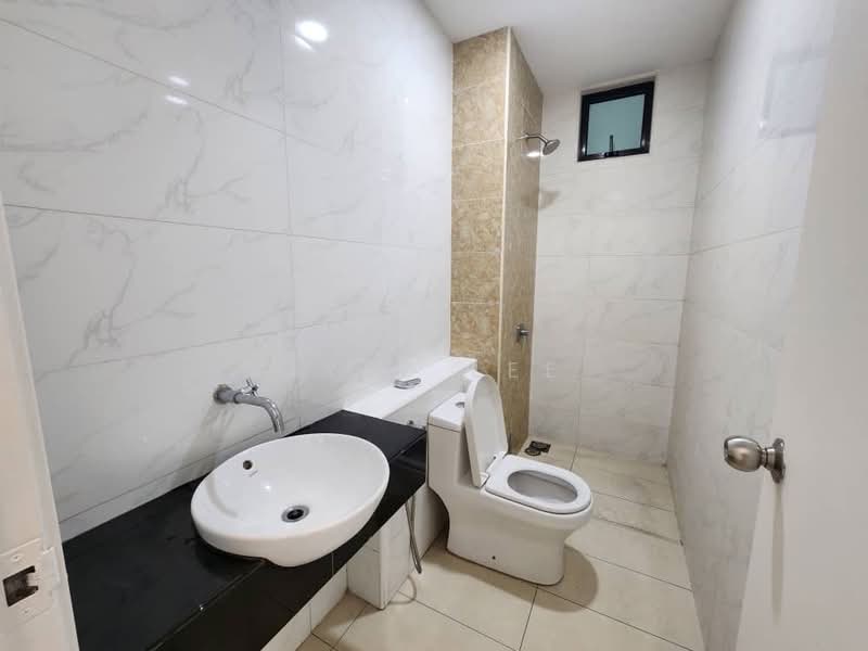 Service Residence for Rent at D'Summit Residences - Jyez Lee - Bathroom - PropertyGuru.com.my